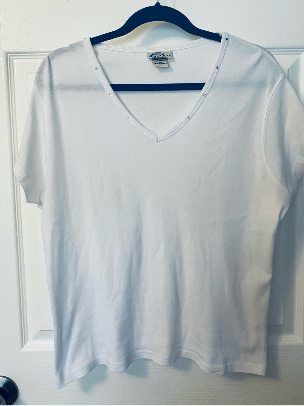XL Basic White V-Neck Studded Tee short sleeves. By Las Olas.
